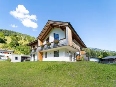 Ein allgemeiner Bergblick oder ein Berglick von des Chalets aus
