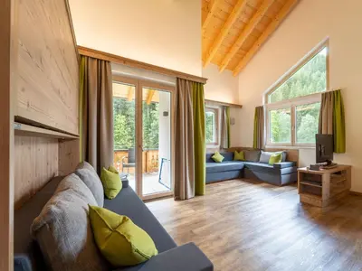 Ein Sitzbereich in der Unterkunft Chalet in Saalbach near Ski Slopes