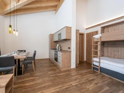 Küche/Küchenzeile in der Unterkunft Luxury Chalet in Saalbach-Hinterglemm with Sauna