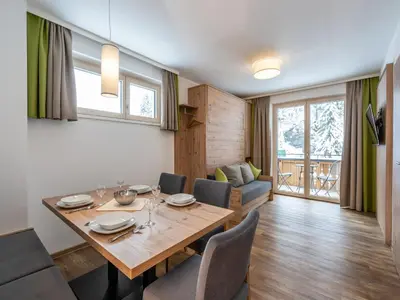 Ein Sitzbereich in der Unterkunft Luxury Chalet in Saalbach-Hinterglemm with Sauna