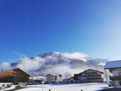 Ein allgemeiner Bergblick oder ein Berglick von der Ferienwohnung aus