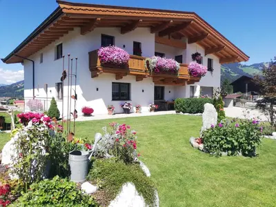 Ein Garten an der Unterkunft Appartement Holaus