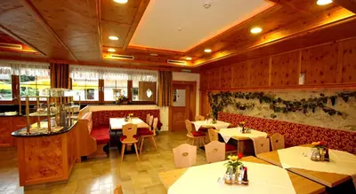 Ein Restaurant oder anderes Speiselokal in der Unterkunft All Inclusive Hotel Bachmayerhof