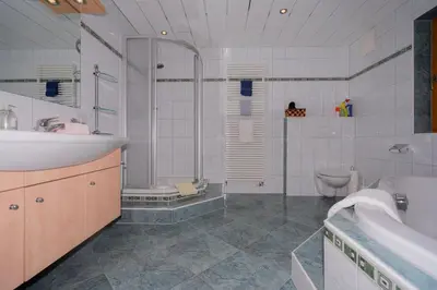 Ein Badezimmer in der Unterkunft Panoramablick Ferienwohnung Schiestl