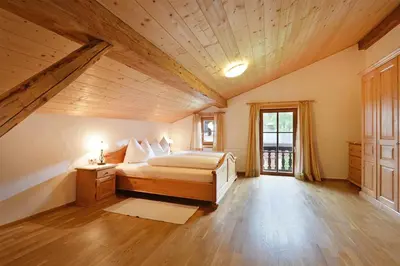 Ein Bett oder Betten in einem Zimmer der Unterkunft Gassenhof