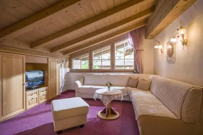 Ein Sitzbereich in der Unterkunft Ferienhaus Elisabeth