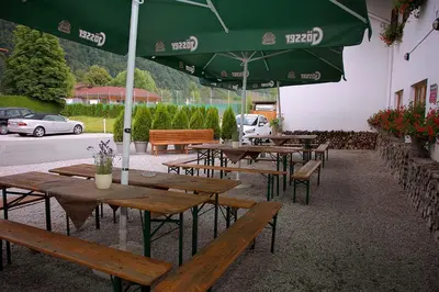 Ein Restaurant oder anderes Speiselokal in der Unterkunft Haus Treffer