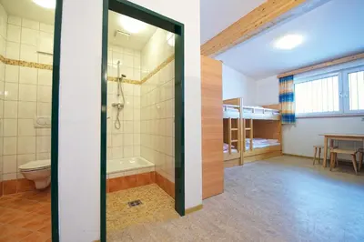 Ein Badezimmer in der Unterkunft Ski In-Ski Out - Gästehäuser Saalbach-Hinterglemm - Wallegghof Christianhof