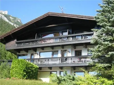 Ein allgemeiner Bergblick oder ein Berglick von der Ferienwohnung aus