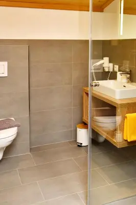 Ein Badezimmer in der Unterkunft Pension Eichenheim