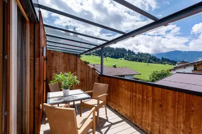 Ein allgemeiner Bergblick oder ein Berglick von der Ferienwohnung aus