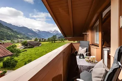 Ein allgemeiner Bergblick oder ein Berglick von der Ferienwohnung aus