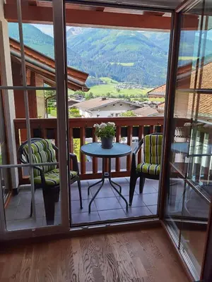 Ein allgemeiner Bergblick oder ein Berglick von der Ferienwohnung aus