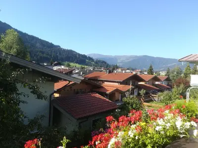 Ein allgemeiner Bergblick oder ein Berglick von des Privatzimmers aus