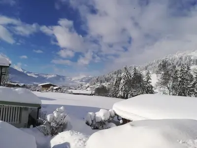 Haus Heckenrose im Winter