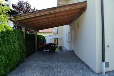 Das Gebäude in dem sich die Ferienwohnung befindet