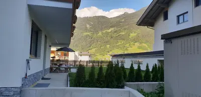 Ein allgemeiner Bergblick oder ein Berglick von der Ferienwohnung aus