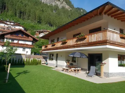 Ein allgemeiner Bergblick oder ein Berglick von der Ferienwohnung aus