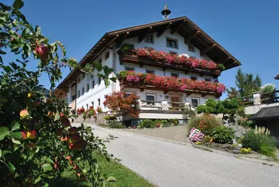 Ein Garten an der Unterkunft Ferienheim Riedhof