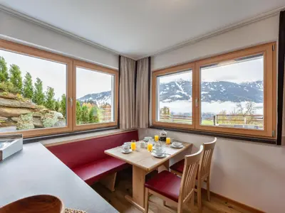 Ein allgemeiner Bergblick oder ein Berglick von der Ferienwohnung aus