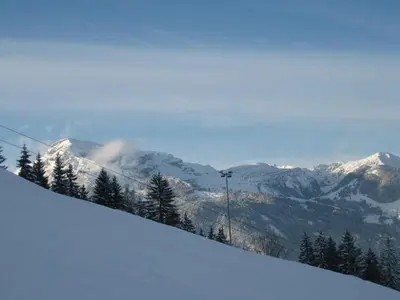 Ein allgemeiner Bergblick oder ein Berglick von des Hotels aus