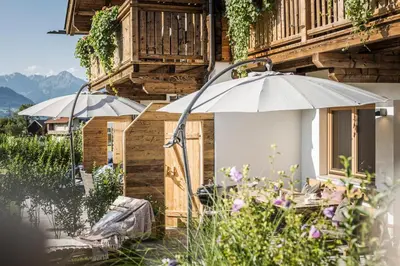 Ein allgemeiner Bergblick oder ein Berglick von des Chalets aus