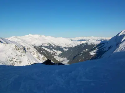 Ein allgemeiner Bergblick oder ein Berglick von der Ferienwohnung aus