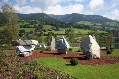 Ein allgemeiner Bergblick oder ein Berglick von der Pension aus