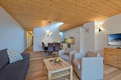 Ein Sitzbereich in der Unterkunft Residenz Wildkogelbahnen Top 10