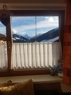 Ein allgemeiner Bergblick oder ein Berglick von der Ferienwohnung aus