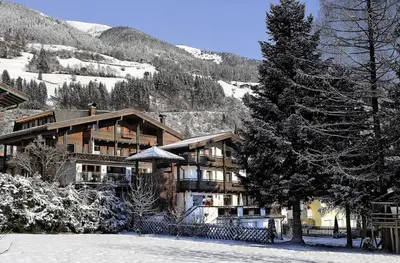 Ein allgemeiner Bergblick oder ein Berglick von der Ferienwohnung aus
