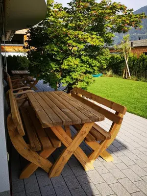 Ein Garten an der Unterkunft Haus Monika