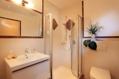 Ein Badezimmer in der Unterkunft Haus Monika