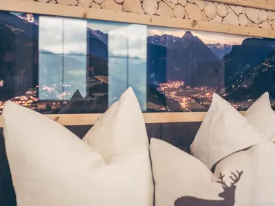 Ein allgemeiner Bergblick oder ein Berglick von der Ferienwohnung aus