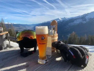 Ein allgemeiner Bergblick oder ein Berglick von der Ferienwohnung aus