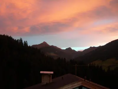 Ein allgemeiner Bergblick oder ein Berglick von der Ferienwohnung aus