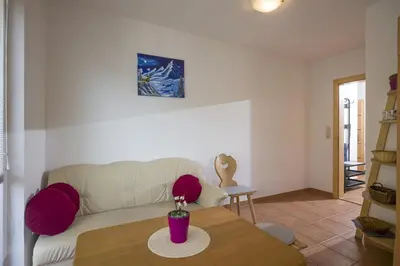 Ein Sitzbereich in der Unterkunft Ferienwohnung Karakas