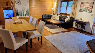 Ein Sitzbereich in der Unterkunft Haus Strobler