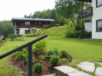 Ein Garten an der Unterkunft Haus Anne