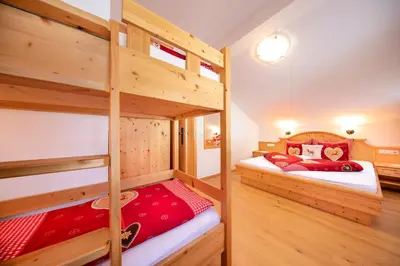 Ein Bett oder Betten in einem Zimmer der Unterkunft Ferienwohnungen Behamhof