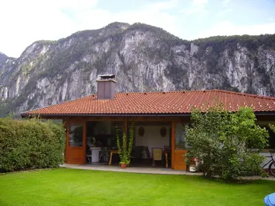 Ein allgemeiner Bergblick oder ein Berglick von der Pension aus