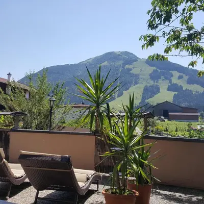 Ein allgemeiner Bergblick oder ein Berglick von der Pension aus