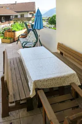 Ein allgemeiner Bergblick oder ein Berglick von der Ferienwohnung aus