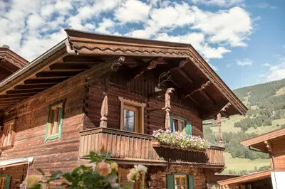 Ein allgemeiner Bergblick oder ein Berglick von der Ferienwohnung aus