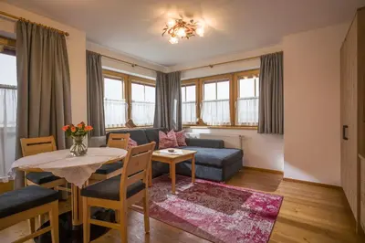 Ein Sitzbereich in der Unterkunft Appartments Antoniushof