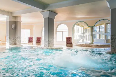 Der Swimmingpool an oder in der Nähe von Hotel Seehof
