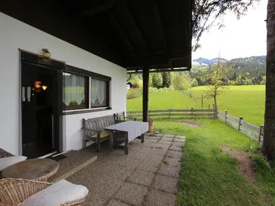 Ein Garten an der Unterkunft Chalet in St Johann near Ski Slopes