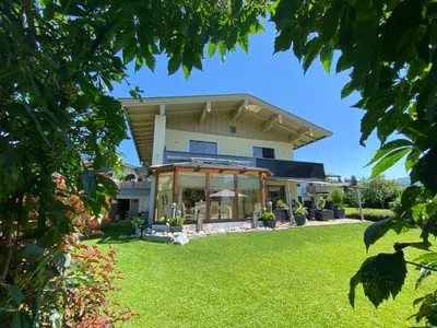 Ein Garten an der Unterkunft Haus am Achengrund