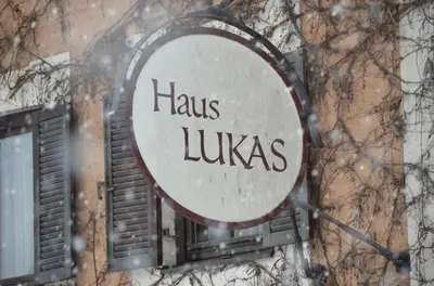 Ein Zertifikat, Auszeichnung, Logo oder anderes Dokument, das in der Unterkunft Haus Lukas ausgestellt ist