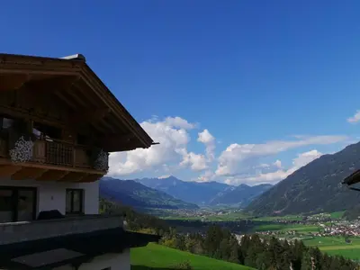 Ein allgemeiner Bergblick oder ein Berglick von der Ferienwohnung aus